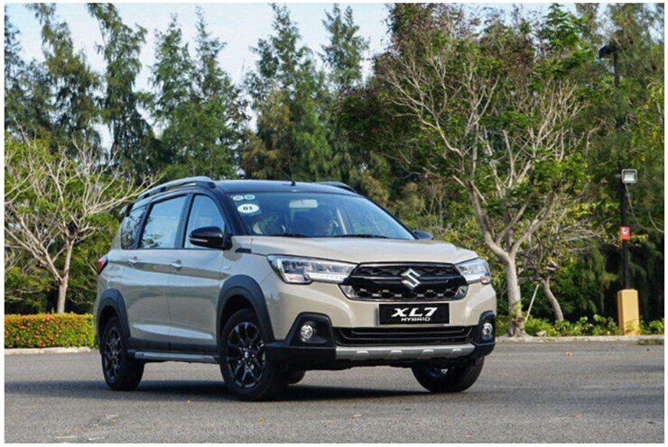 Xe 7 chỗ giảm giá hàng trăm triệu đồng: Mua ngay hay chờ?