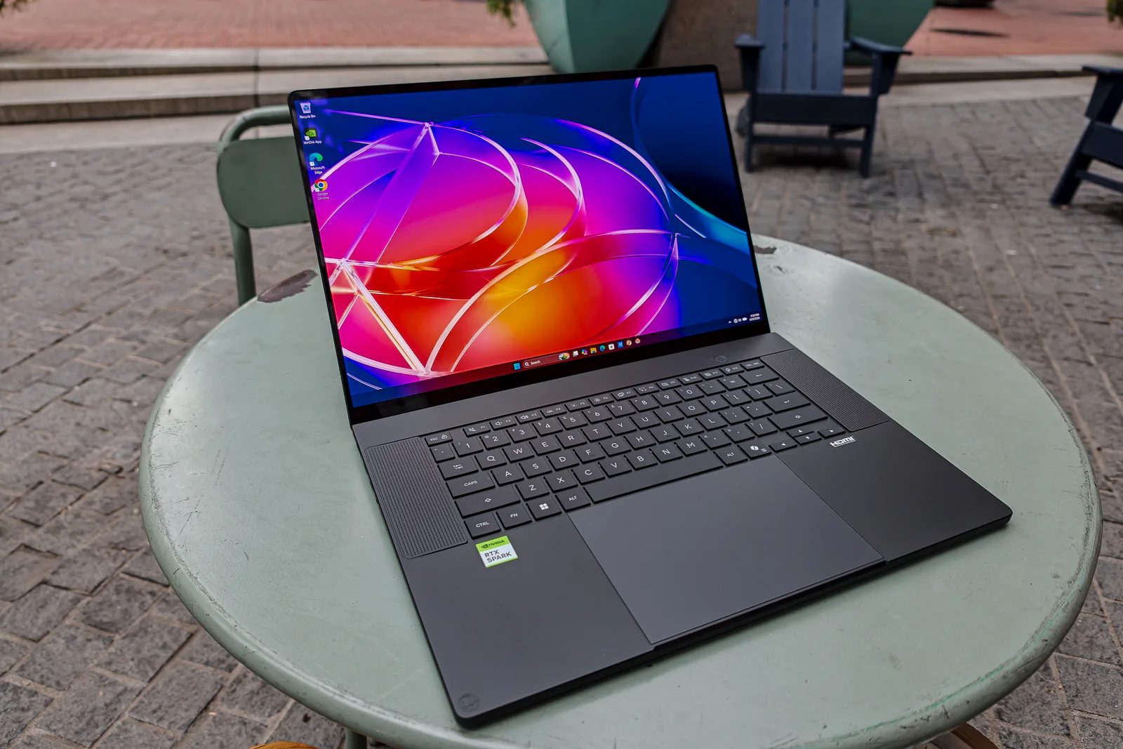 ASUS ProArt P16 RTX Spark: laptop xử lý AI cục bộ giá gần 195 triệu có đáng tiền?