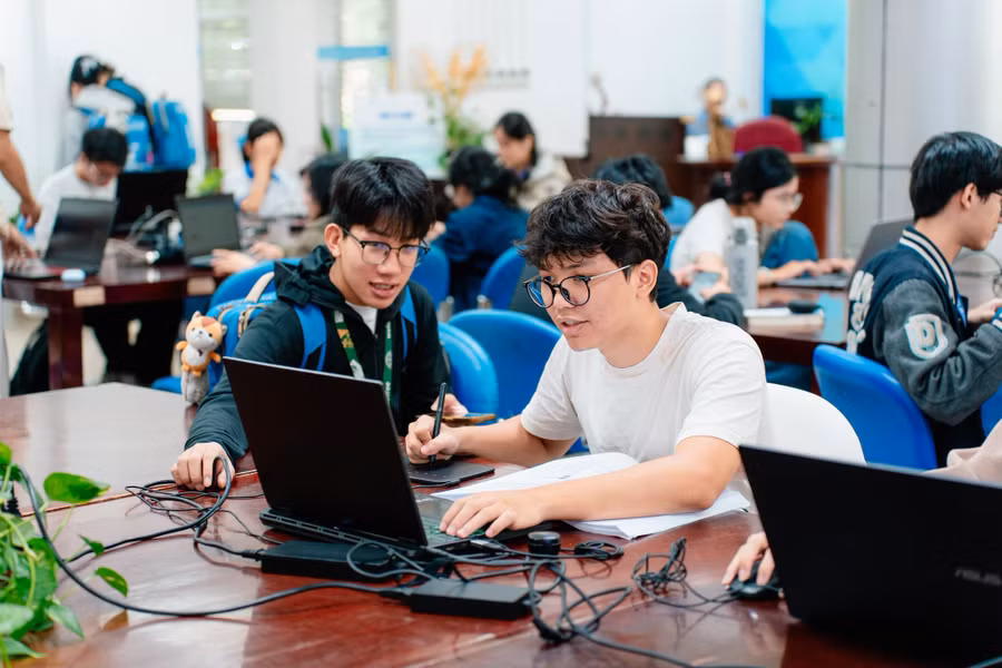 Đại học bắt tay doanh nghiệp: từ giảng đường đến bài toán thực tiễn