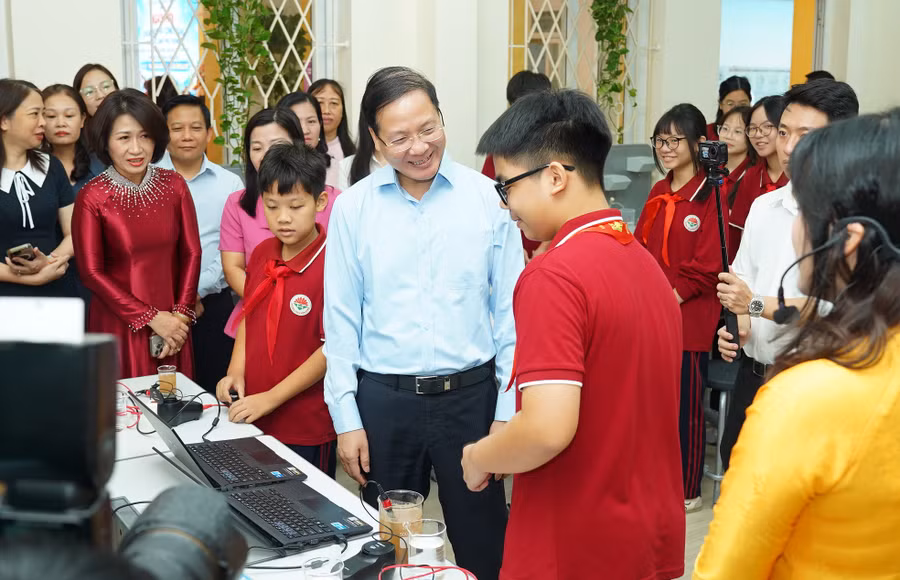 Ngày hội Khoa học và Công nghệ: Cơ hội vàng cho học sinh làm quen AI và robotics