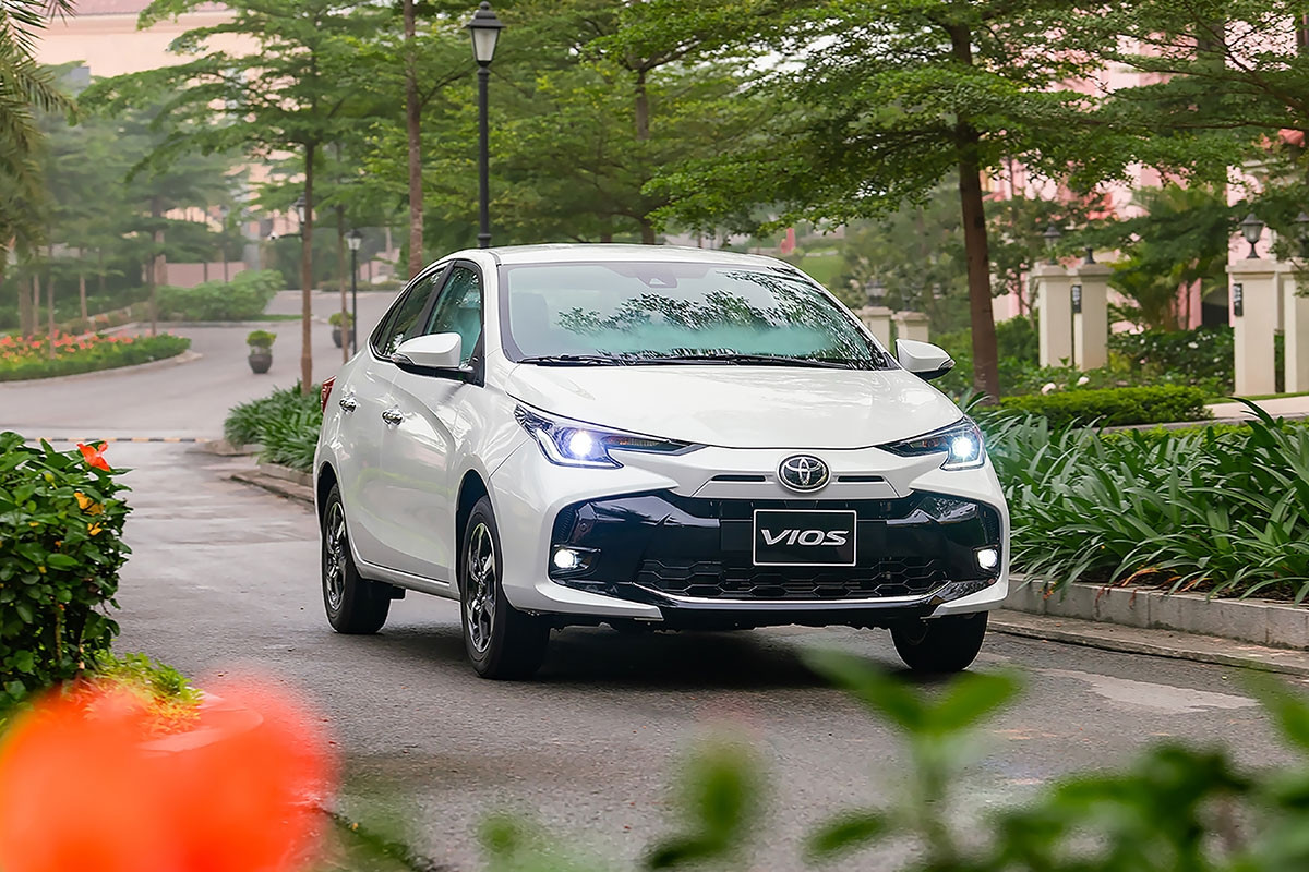 Sedan hạng B bật tăng 29%: Honda City bứt phá, Toyota Vios vẫn giữ ngôi vương