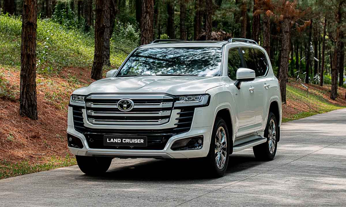 Toyota Innova Cross HEV dẫn đầu: xe xăng truyền thống bắt đầu lùi bước