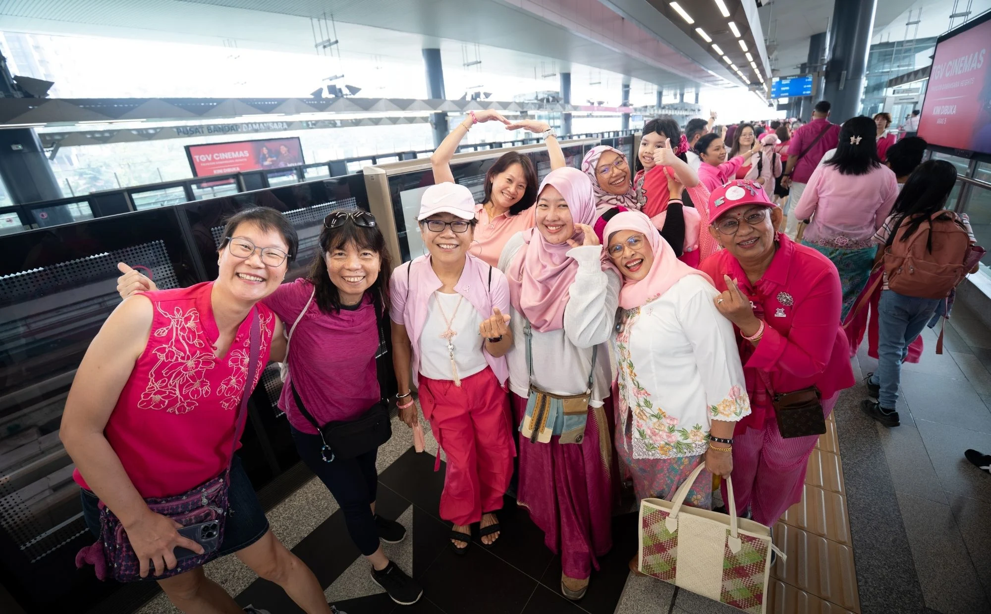 Pusat Membeli-belah Sebagai Pentas Fesyen dan Kesedaran Sosial