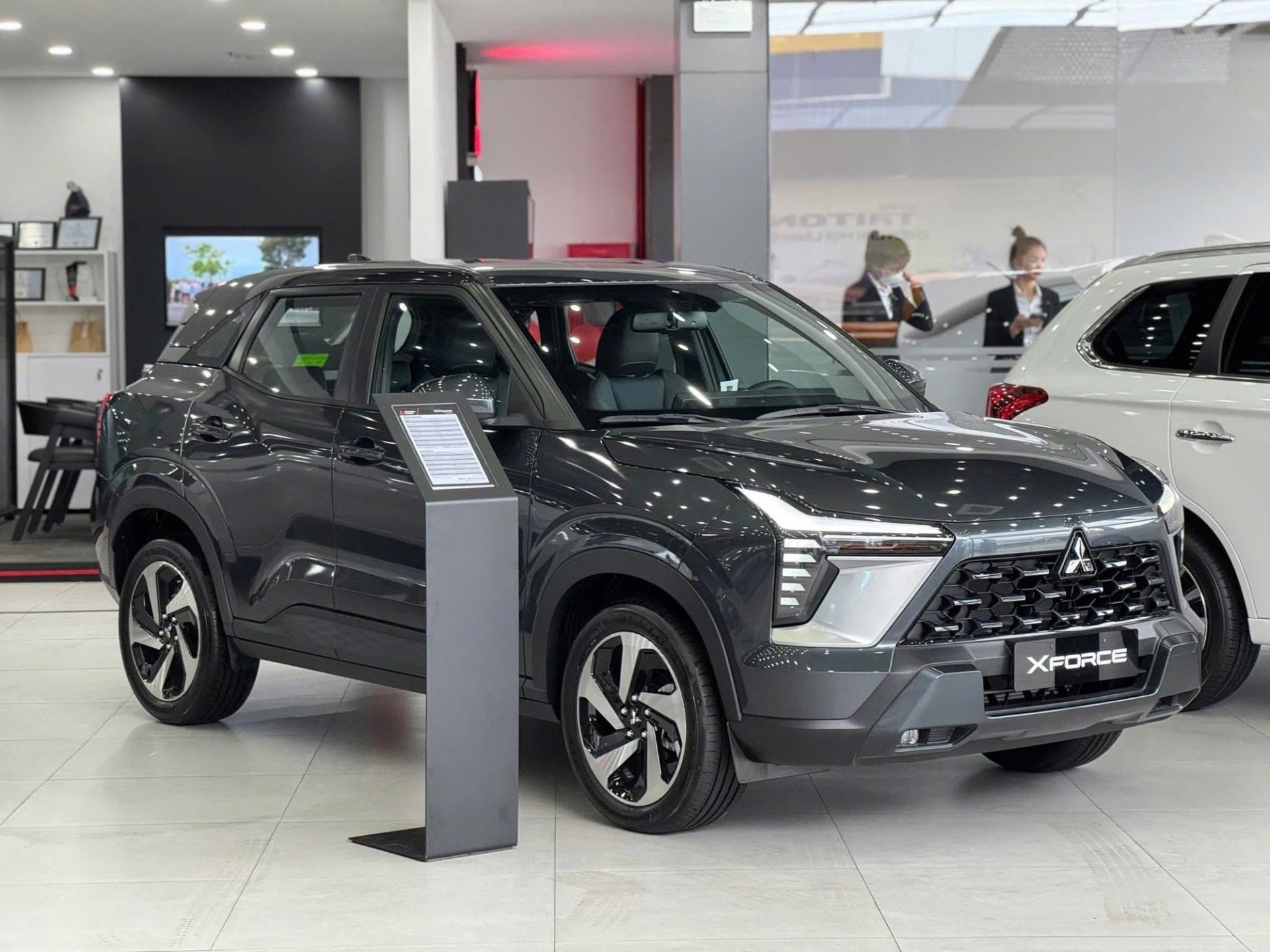 Ba mẫu xe Mitsubishi gánh 86% doanh số: người Việt đang chọn gì?