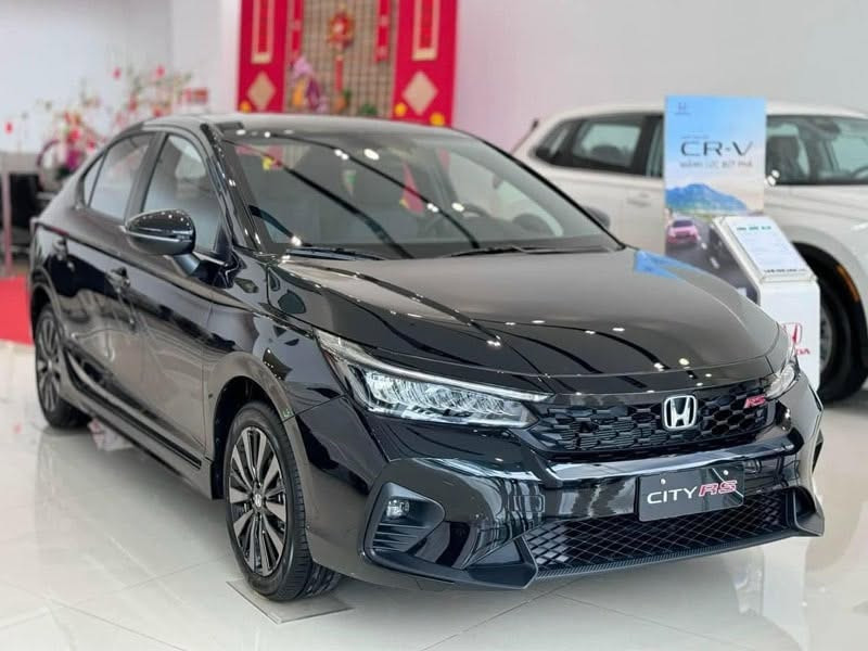 Sedan hạng B bật tăng 29%: Honda City bứt phá, Toyota Vios vẫn giữ ngôi vương