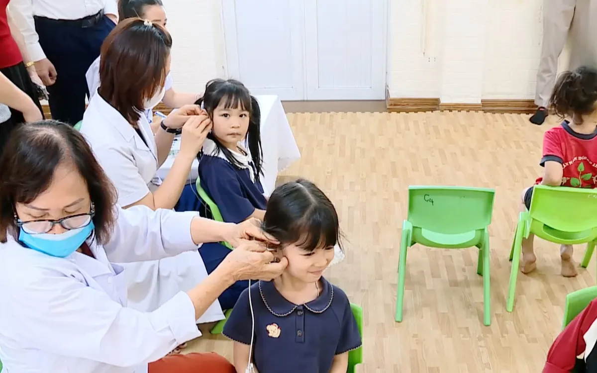 Hỗ trợ trẻ khuyết tật tại nhà: kỹ năng cha mẹ cần nắm