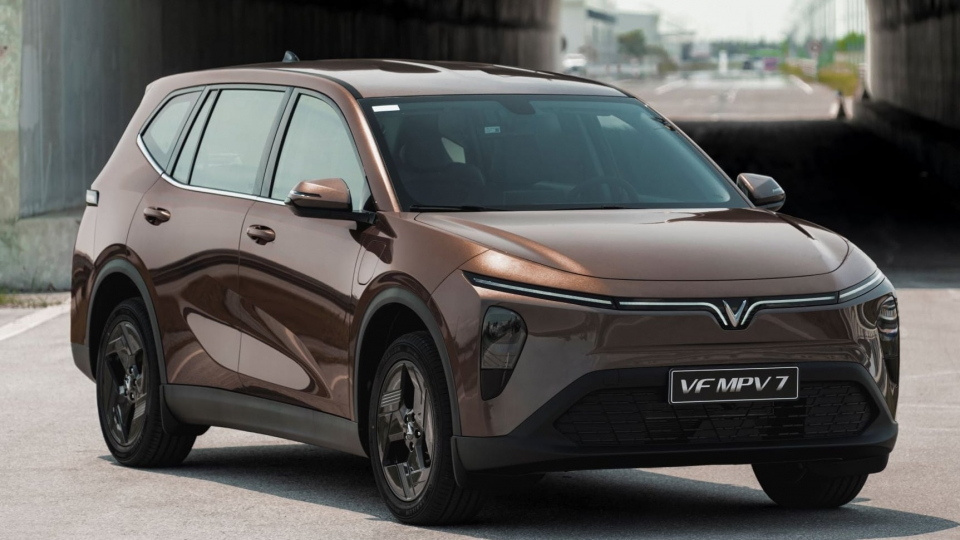 VF MPV 7: Lựa chọn đáng tiền nhất với ưu đãi 9% và sạc miễn phí