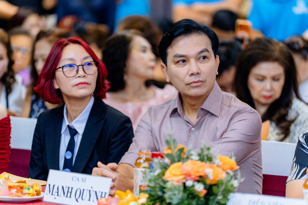 Kim Tiểu Long: Từ lính cờ đến NSƯT với liveshow 35 năm