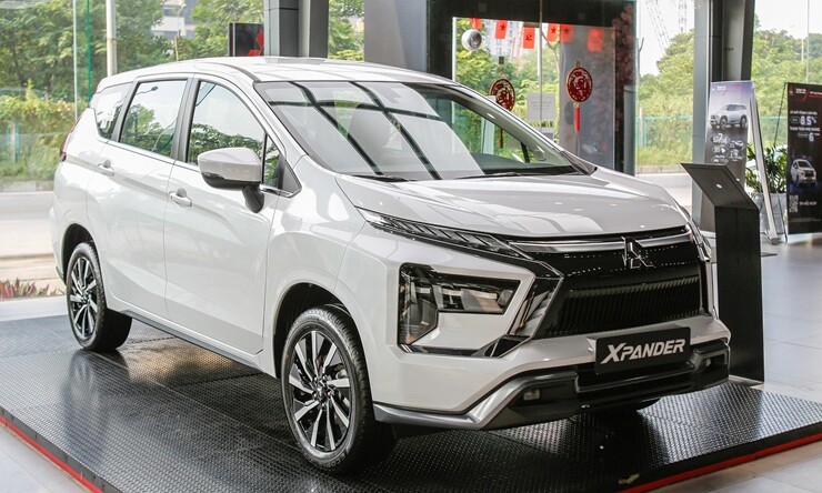 Xe 7 chỗ giảm giá hàng trăm triệu đồng: Mua ngay hay chờ?