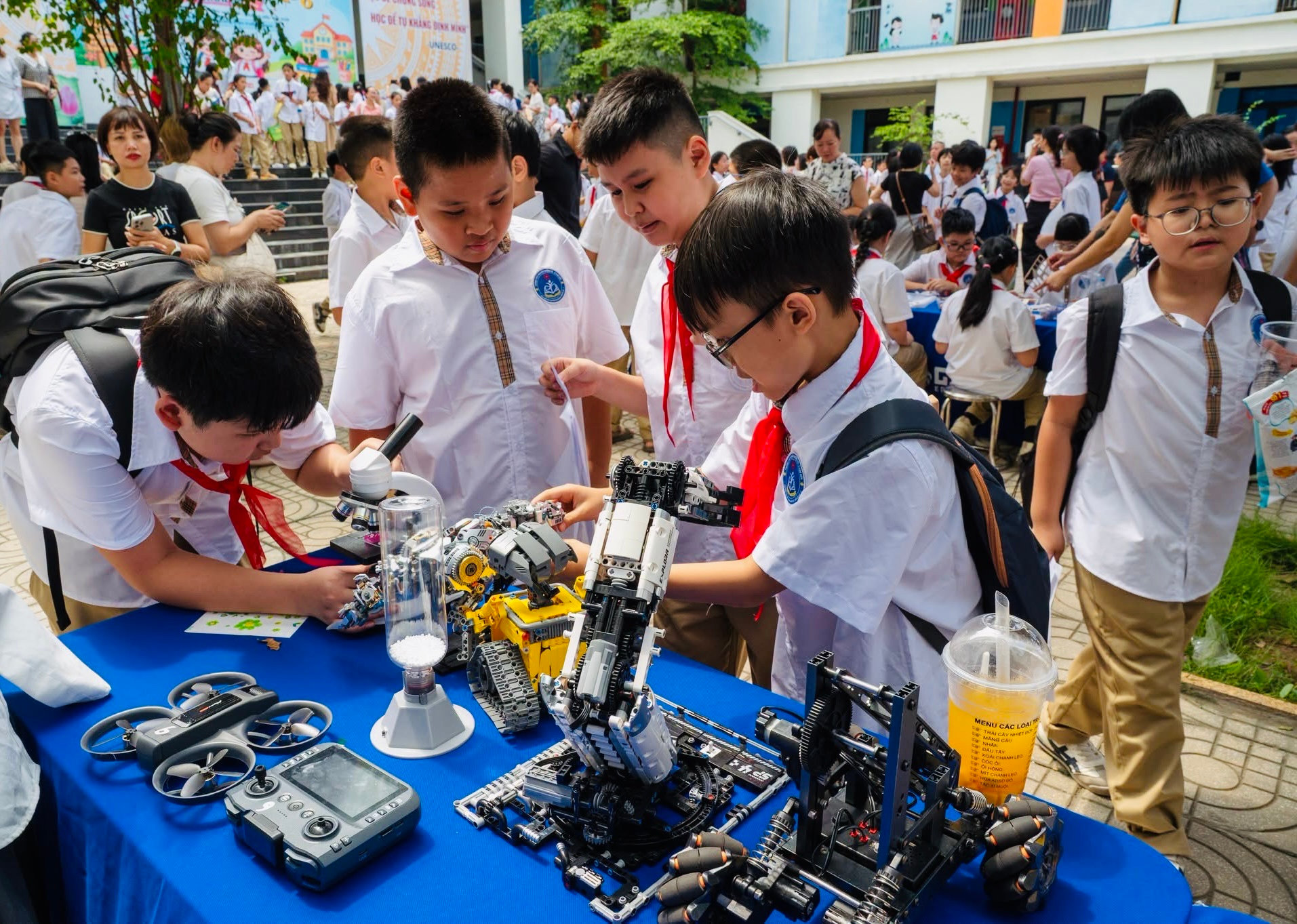 Giáo dục STEM phổ thông: Linh hoạt, không thêm môn, không ép phòng riêng