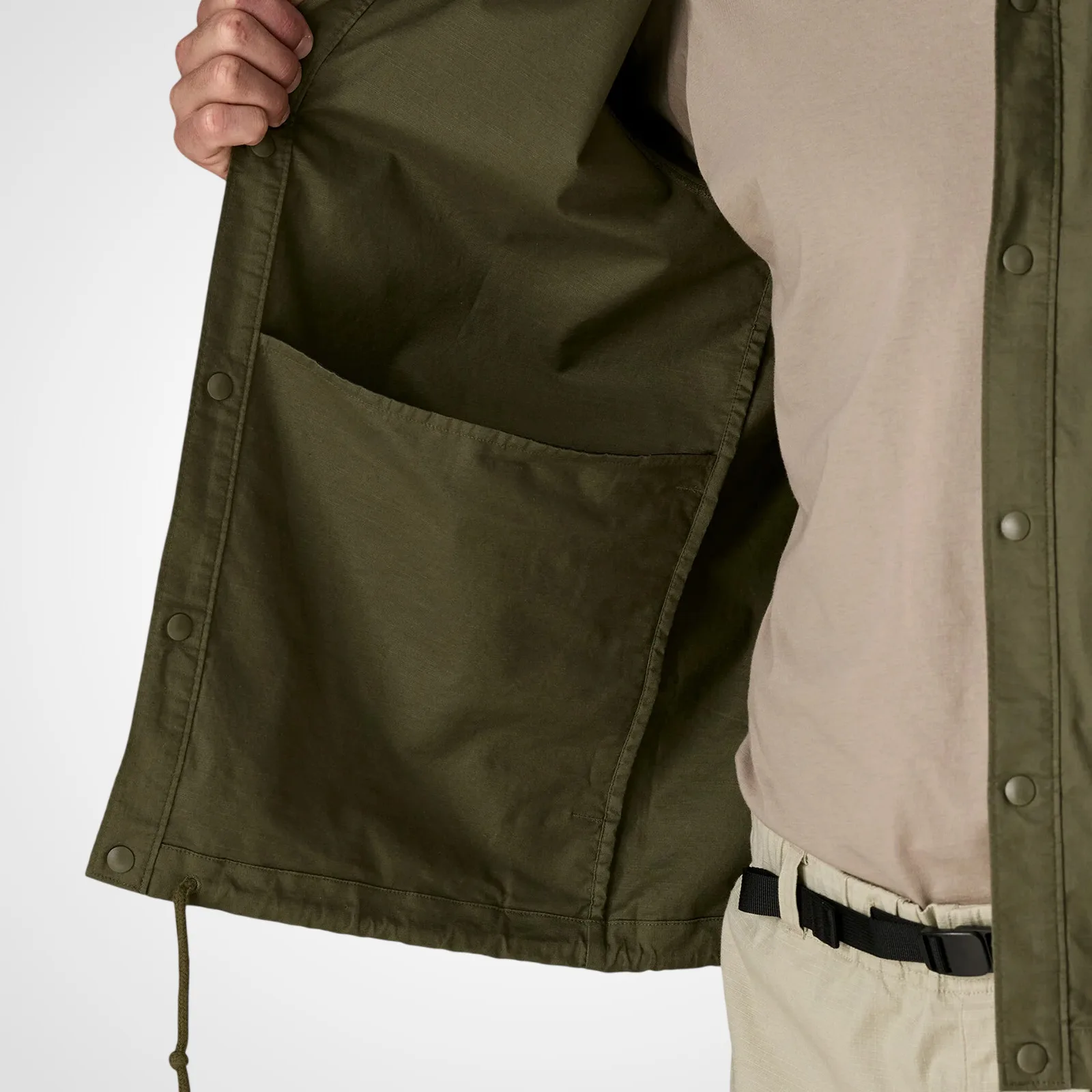 5 chiếc áo khoác casual giảm giá đáng mua cho mùa giao mùa
