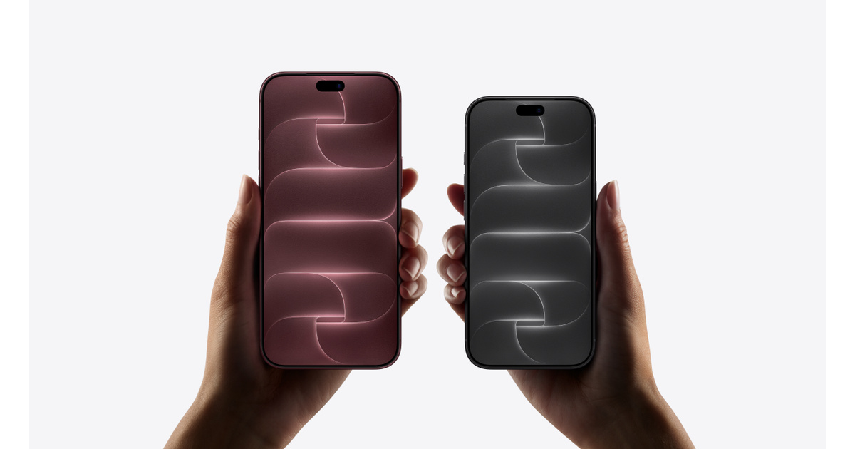 Dua tangan memegang iPhone 18 Pro Max warna Burgundy dan iPhone 18 Pro warna Black sebelah-menyebelah