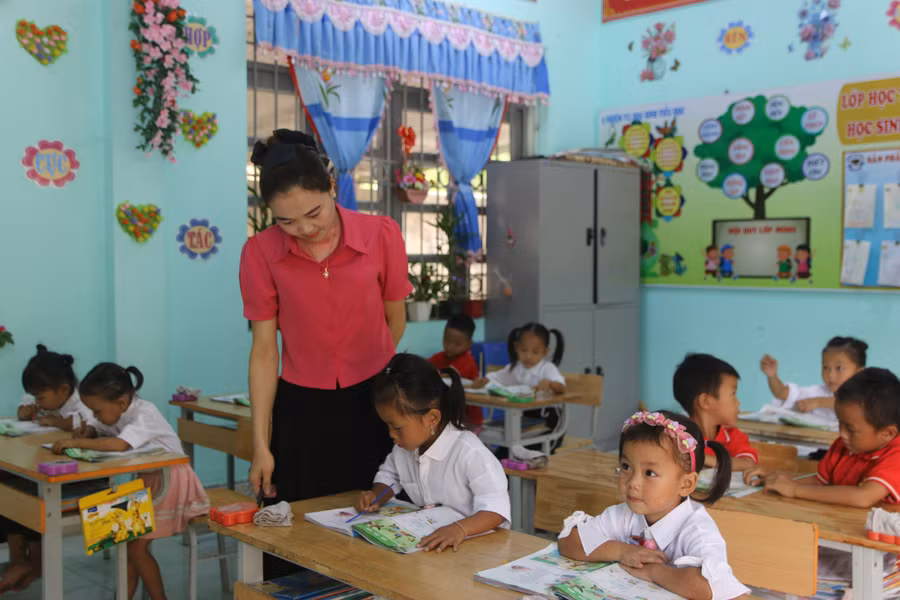 Công nghệ số ở trường học vùng quê: Bước tiến dài nhưng không dễ