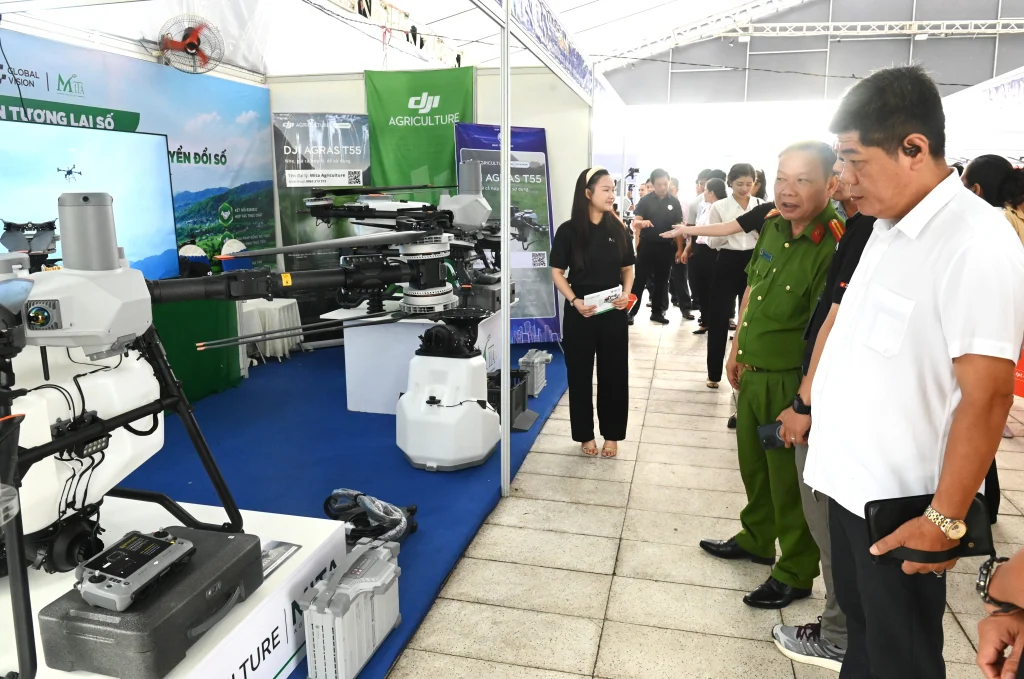 Phường Gia Lộc áp dụng UAV, bản đồ số và AI vào quản lý đô thị