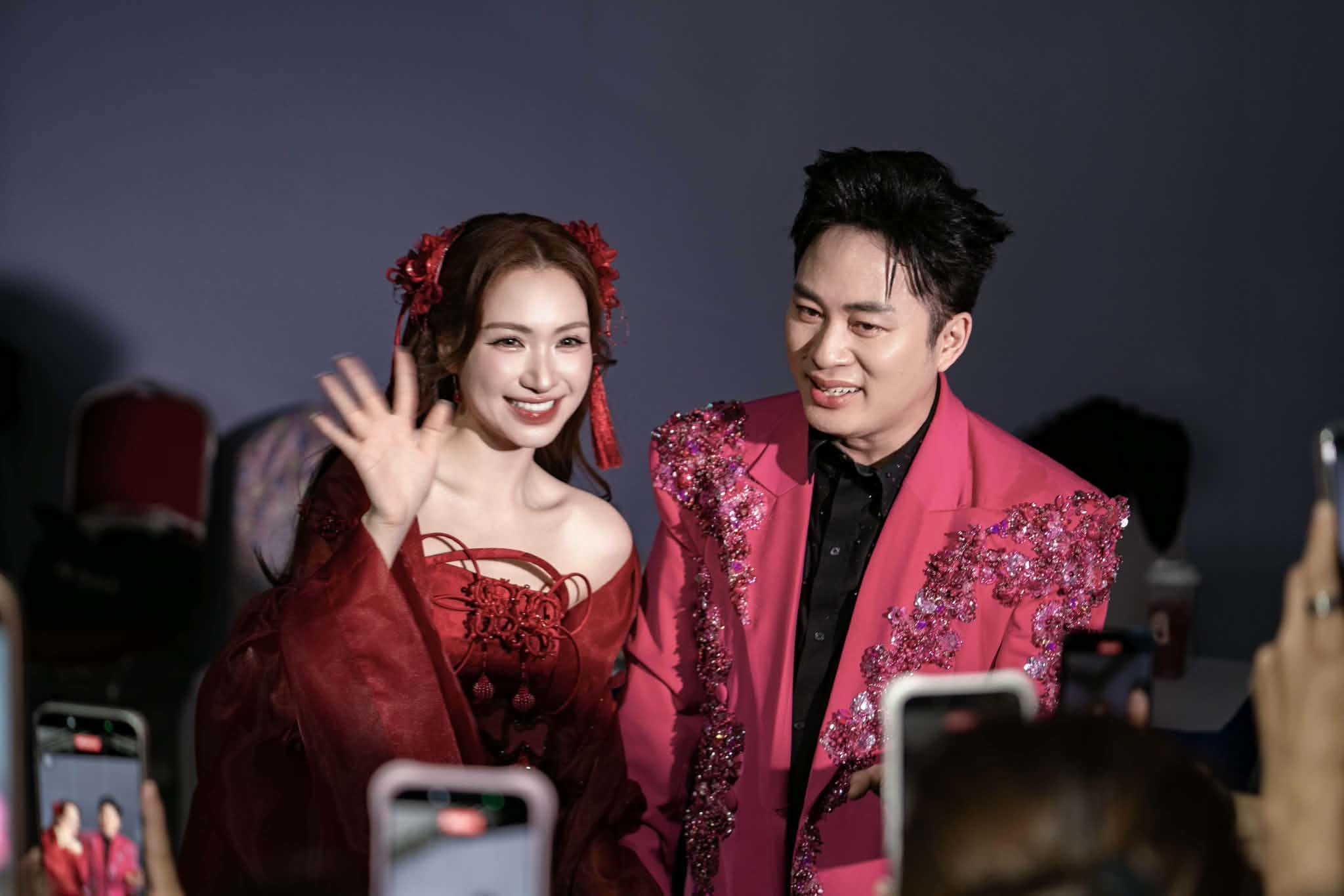 Tùng Dương kỷ niệm 25 năm với live-concert hoành tráng tại Mỹ Đình