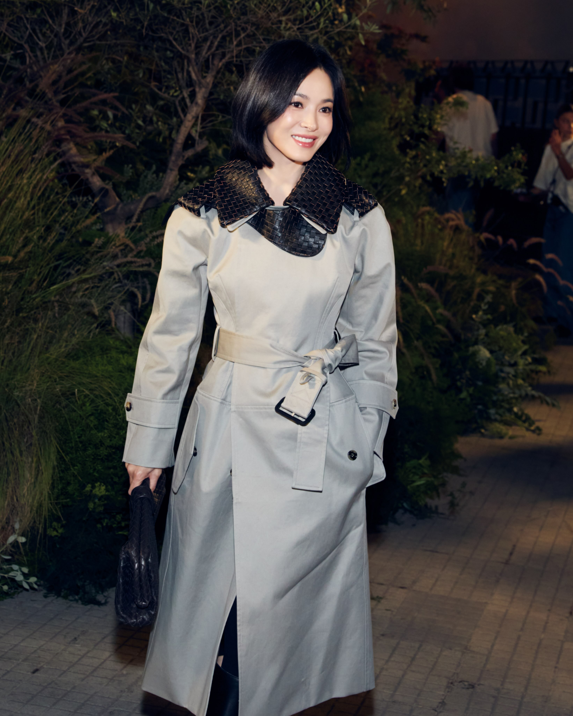 Phong Cách Sang Trọng Của Song Hye Kyo Tại Châu Âu