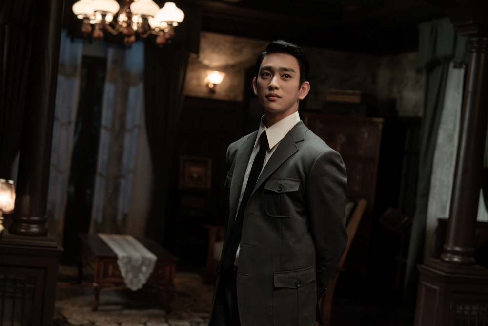 Sao K-pop chiếm lĩnh màn ảnh nhỏ: diễn viên chuyên nghiệp lùi về sau?