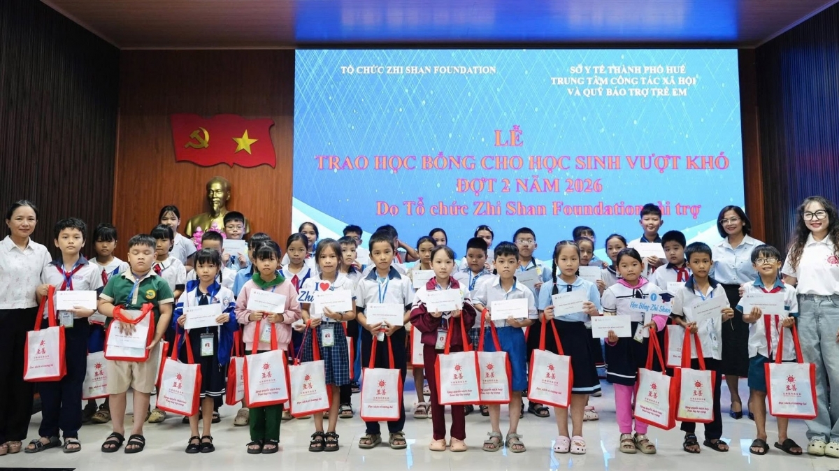 Quỹ Zhi Shan mở rộng học bổng cho học sinh khó khăn