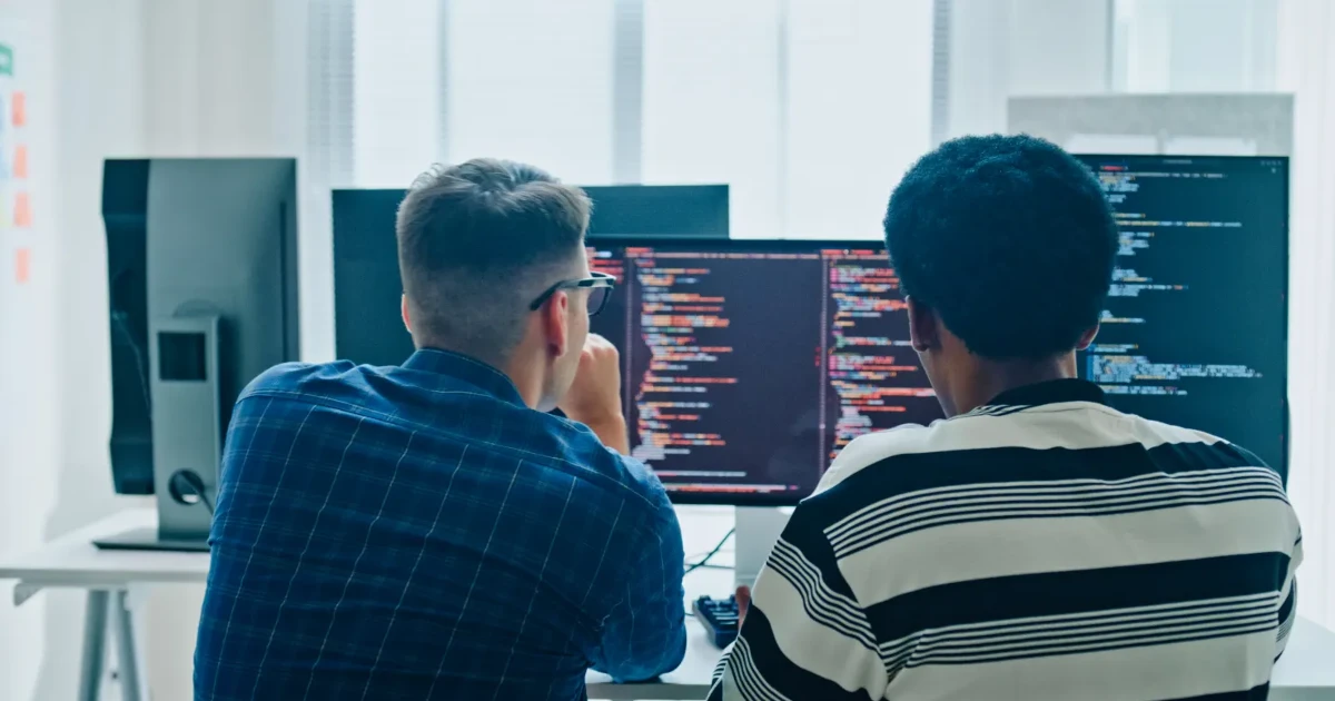 Tuyển dụng lập trình viên tăng 15% thời AI viết code