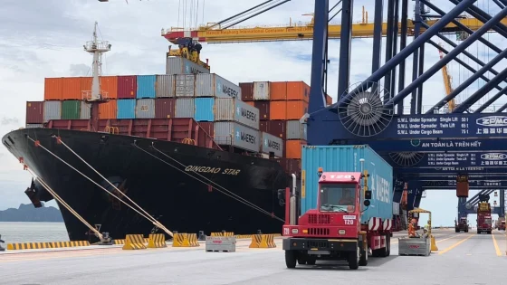 Giảm chi phí logistics xuống dưới 12% GDP: Việt Nam phải thay đổi cách tổ chức vận tải