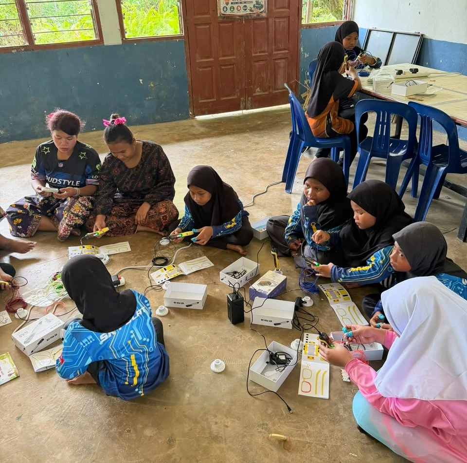 Guru Berdedikasi Mengubah Pembelajaran di Komuniti Terpencil