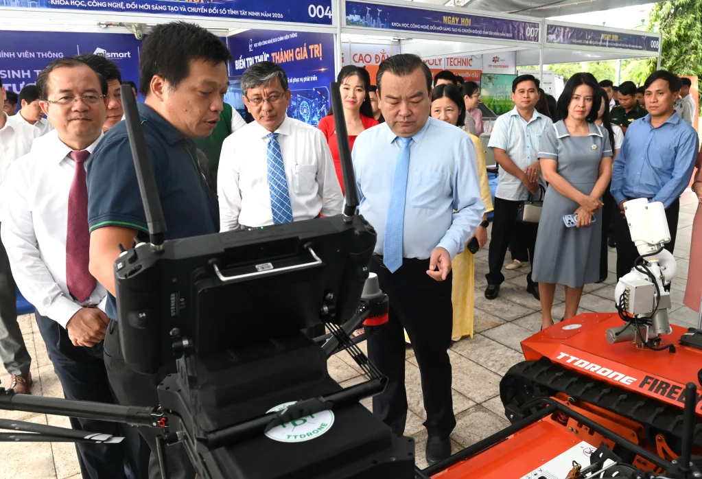 Phường Gia Lộc áp dụng UAV, bản đồ số và AI vào quản lý đô thị