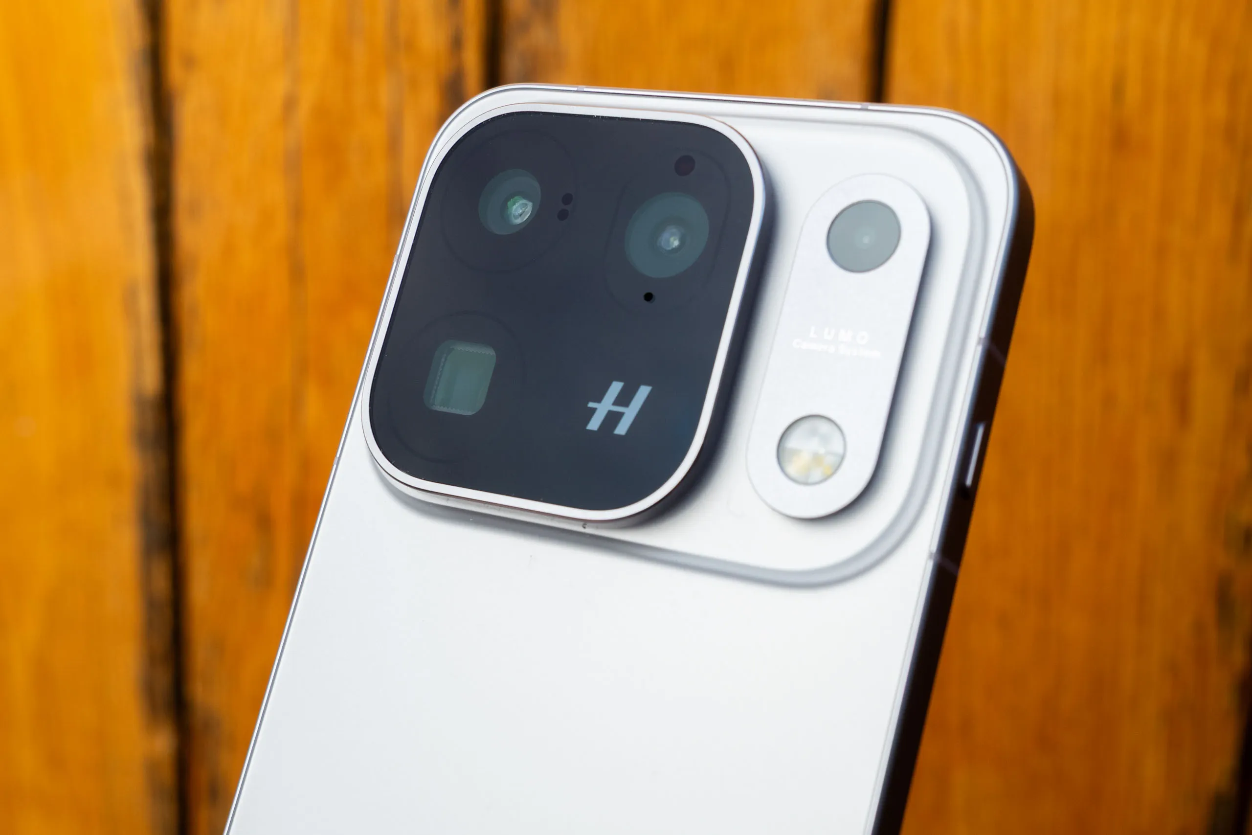 Hệ thống camera Hasselblad trên OPPO Find X8 và Find X10: bước tiến của nhiếp ảnh di động cao cấp