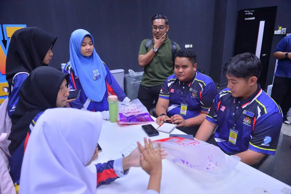 Lebih Daripada Nilai Tinggi: Menggali dan Mengasah Bakat Sejati Anak