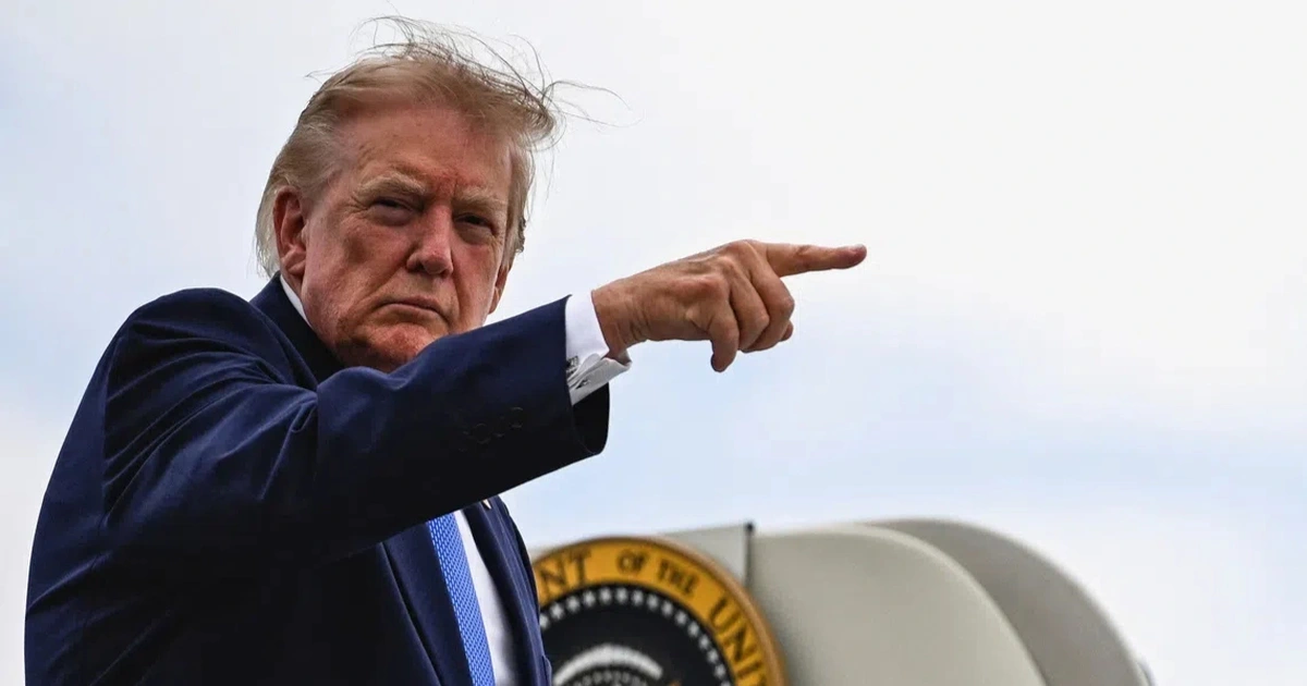 Trump có thể cắt tình báo và Starlink cho Ukraine: Đòn bẩy hay con dao hai lưỡi?