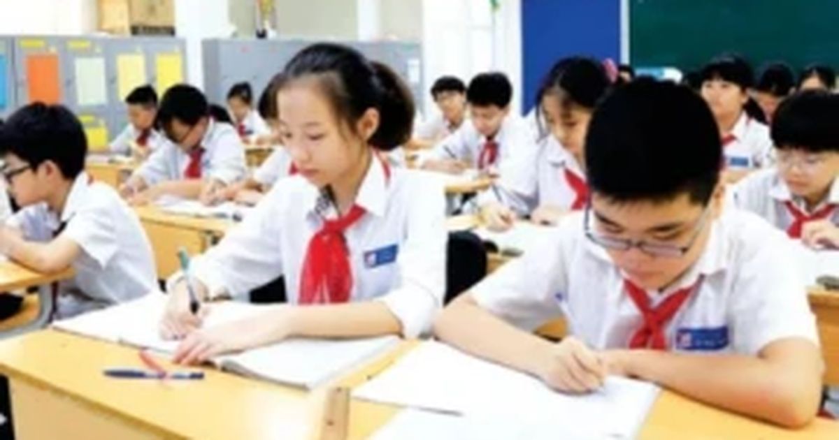 Sách giáo khoa quá nặng: Khi kiến thức hàn lâm vượt xa học sinh