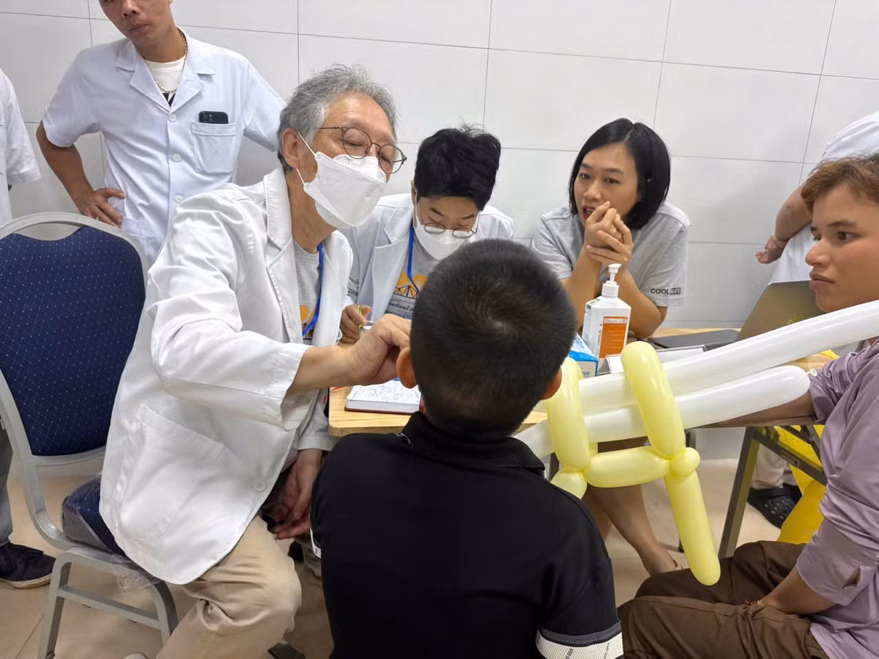 Từ phẫu thuật hở hàm ếch đến chỉnh sửa mũi môi: hành trình vá nụ cười trẻ em