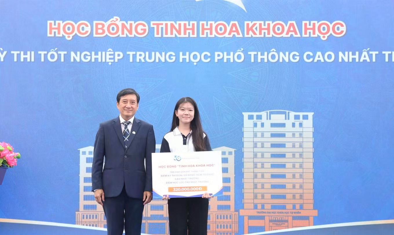 Từ điểm yếu đến thủ khoa: Chiến lược học tập của những người bứt phá