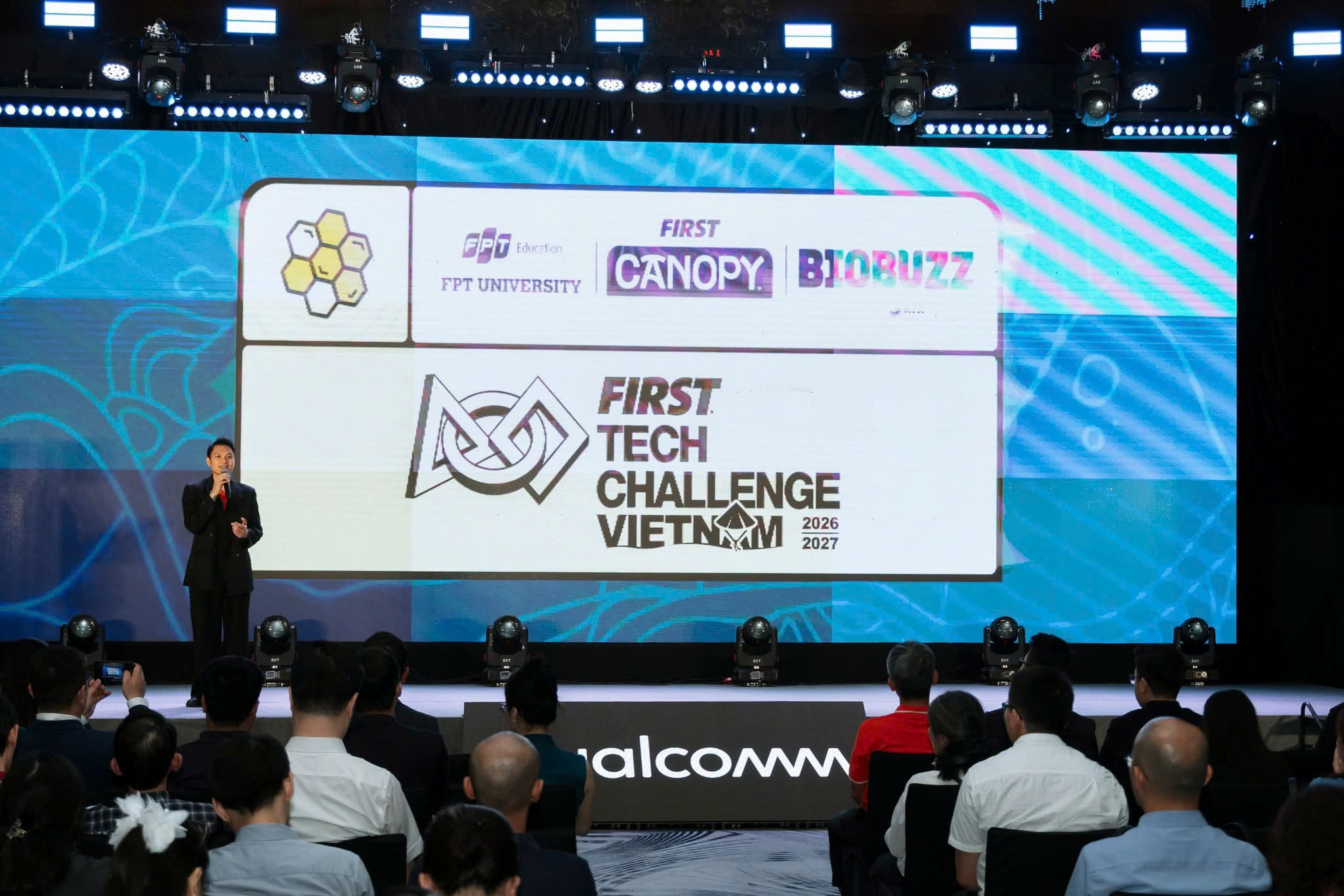 FIRST Tech Challenge khởi động: bệ phóng robotics cho học sinh