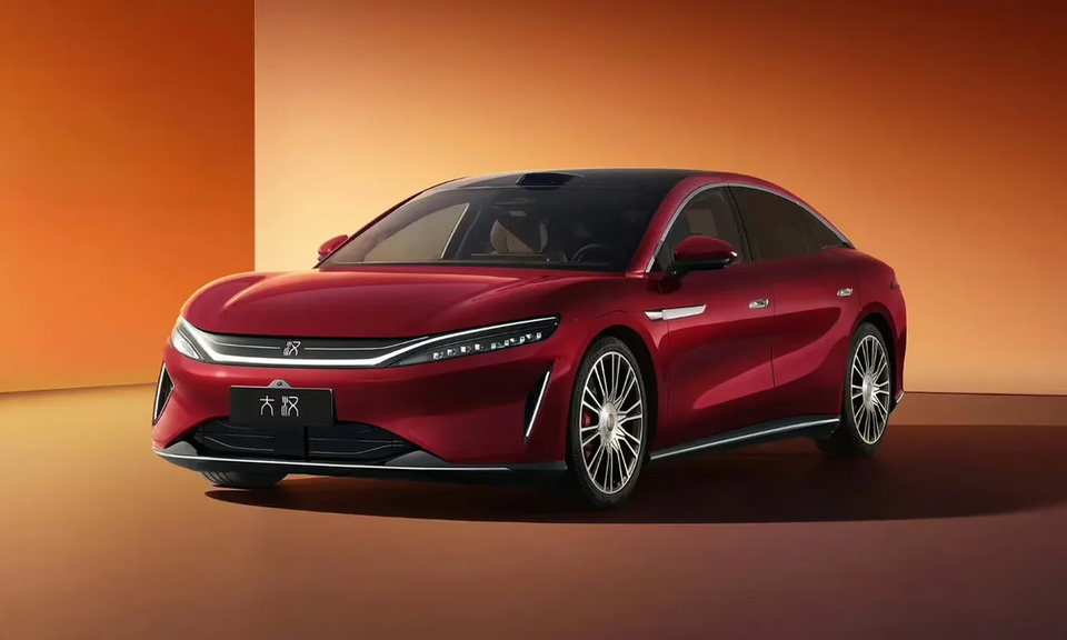 Sedan điện BYD Da Han: tầm chạy 1.000km và sạc 9 phút có ý nghĩa gì?