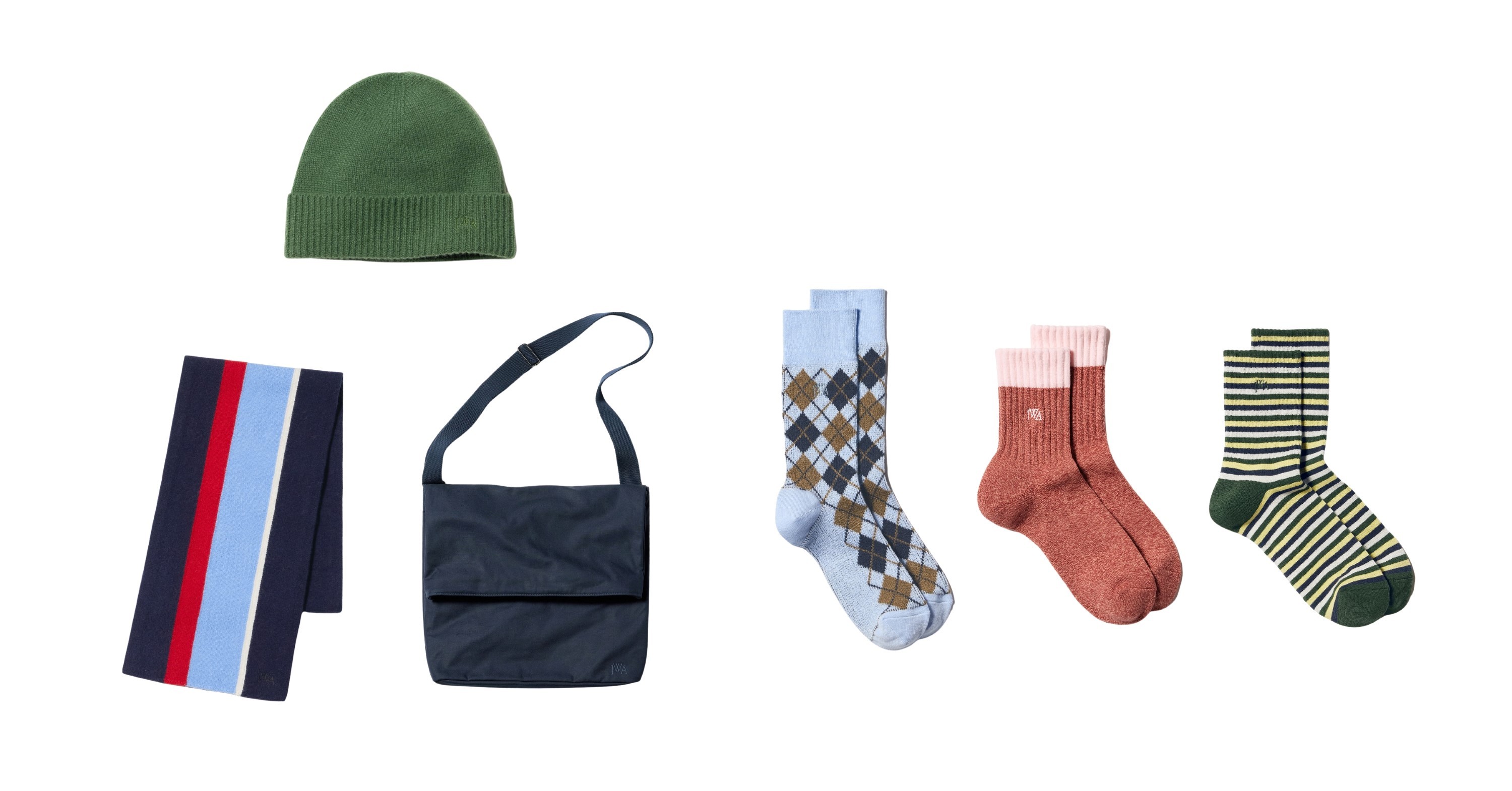 UNIQLO x JW Anderson: Khi sân khấu bước vào đời sống thường ngày