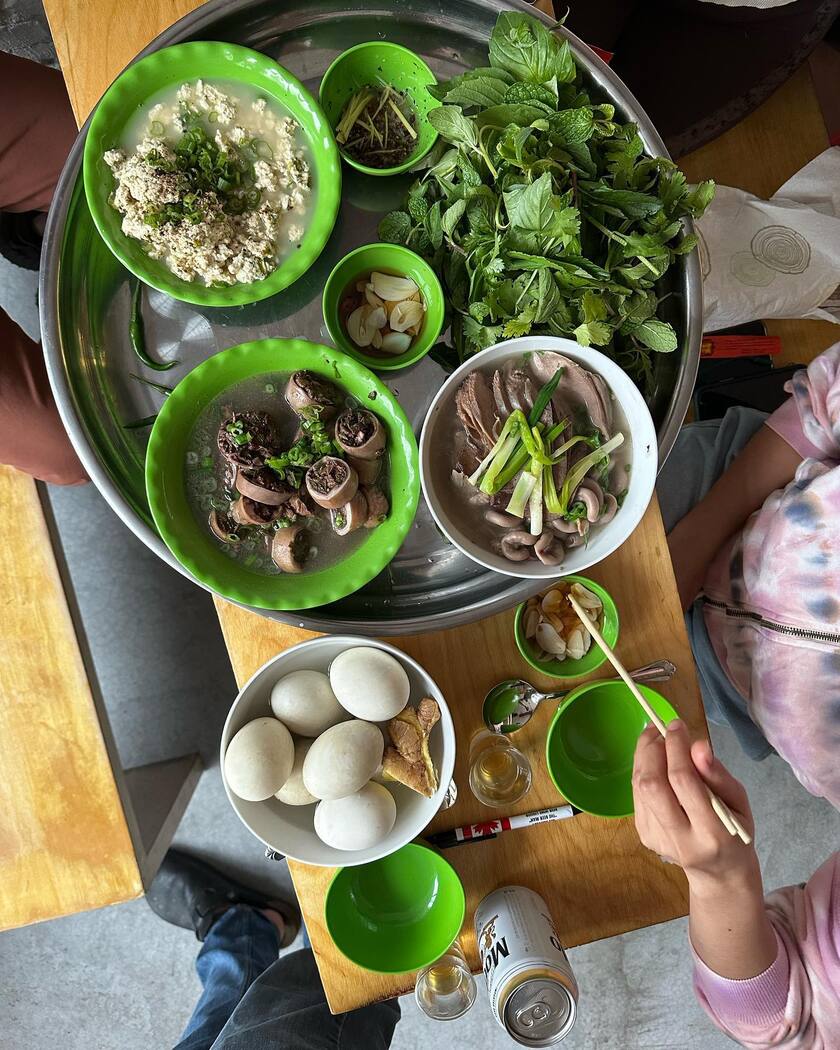 Từ phố cổ Hà Nội đến Manhattan: Vì sao ẩm thực đường phố Việt khiến khách ngoại xếp hàng?