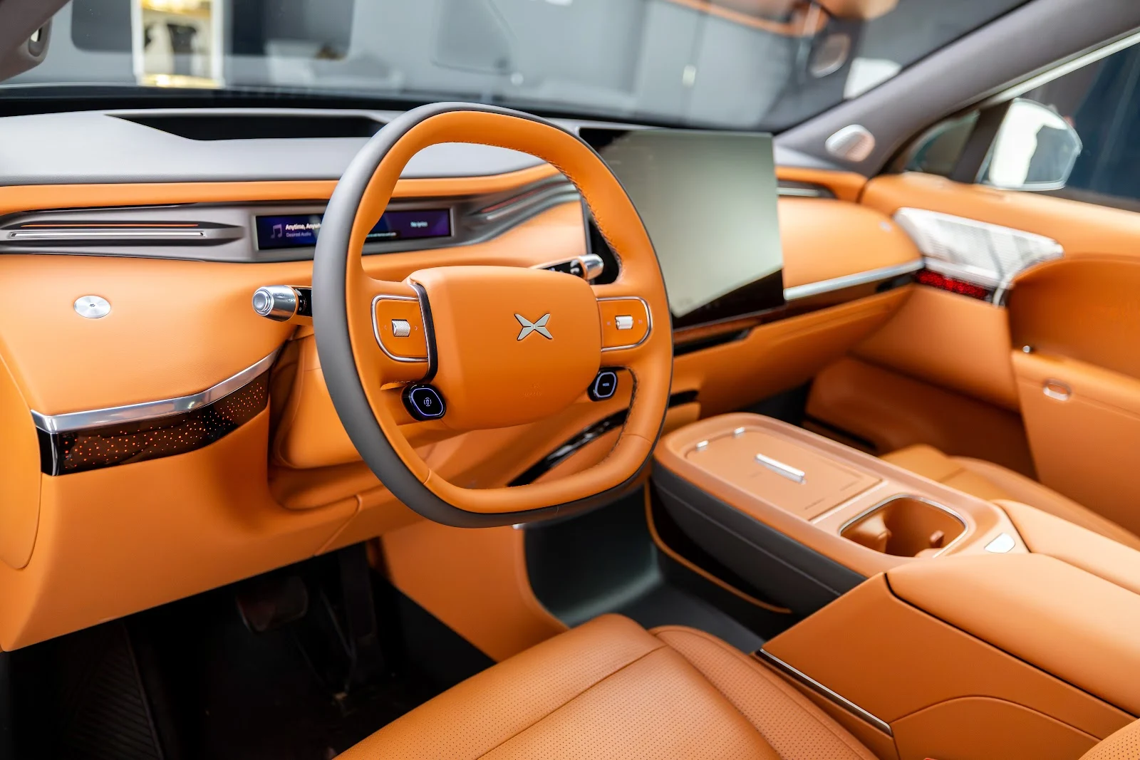 Xpeng G9L: SUV điện 7 chỗ premium thách thức Range Rover