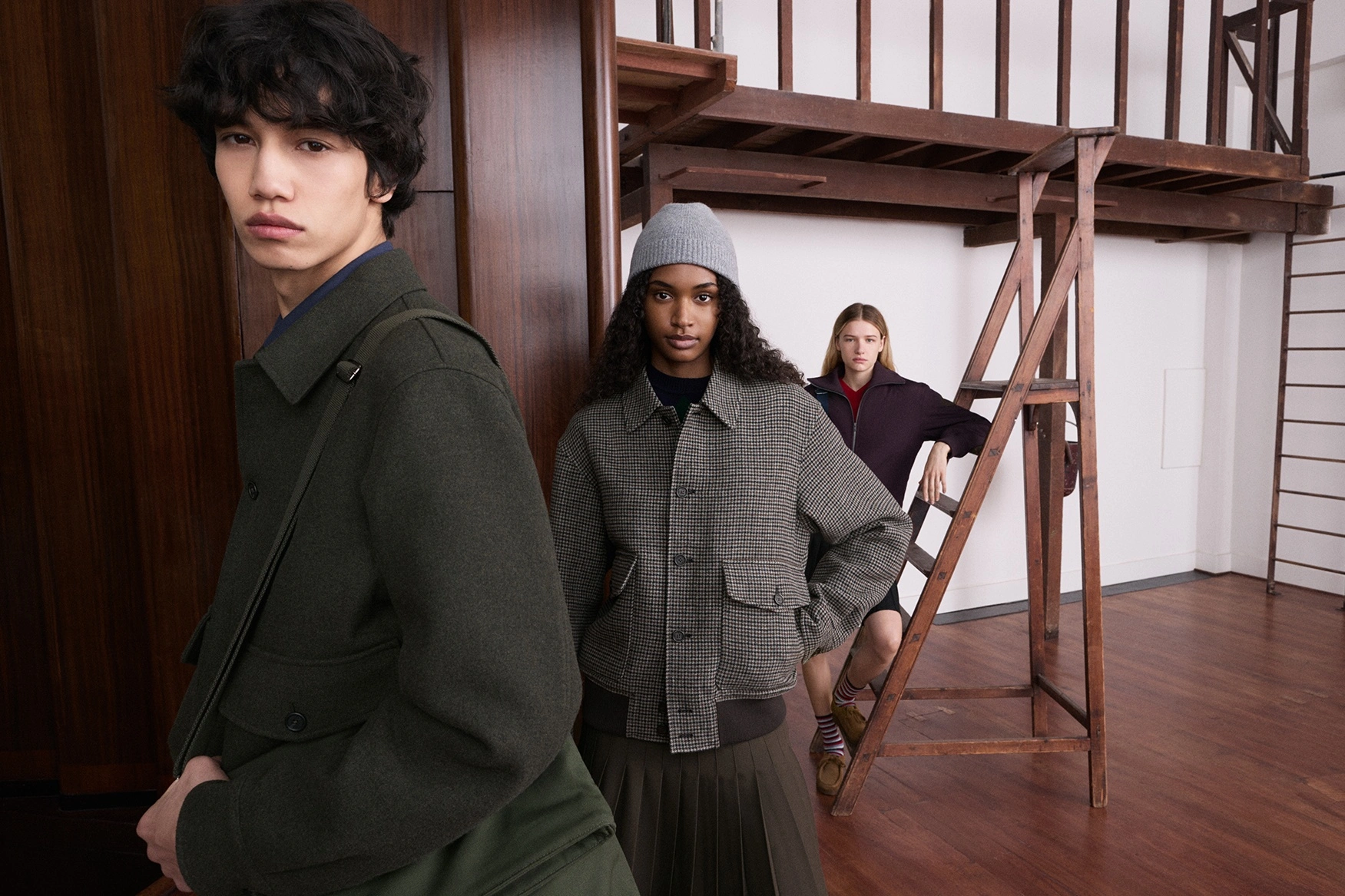 Uniqlo và JW Anderson: Khi sân khấu bước vào tủ đồ Thu Đông