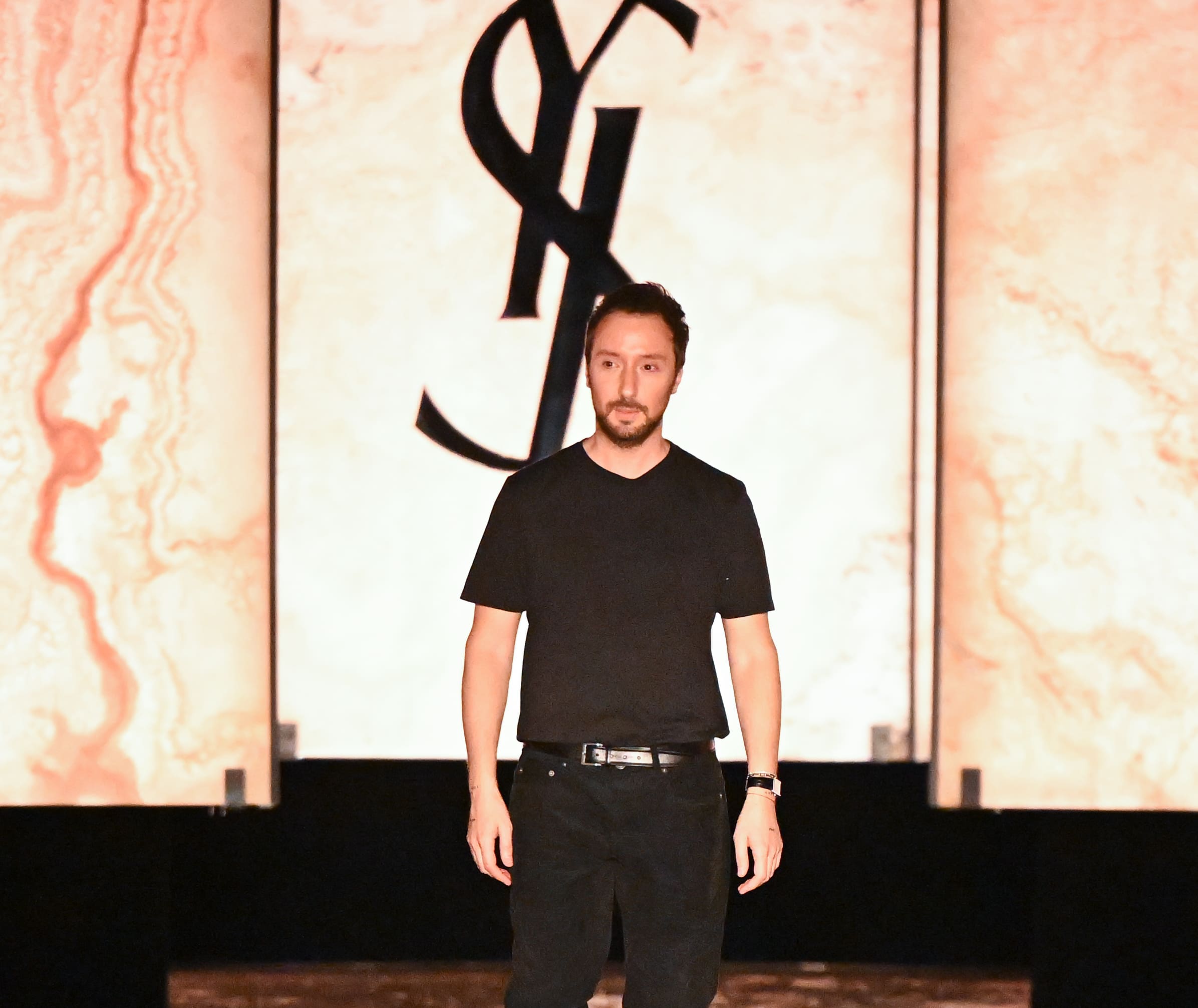 Một thập kỷ định hình Saint Laurent của Anthony Vaccarello
