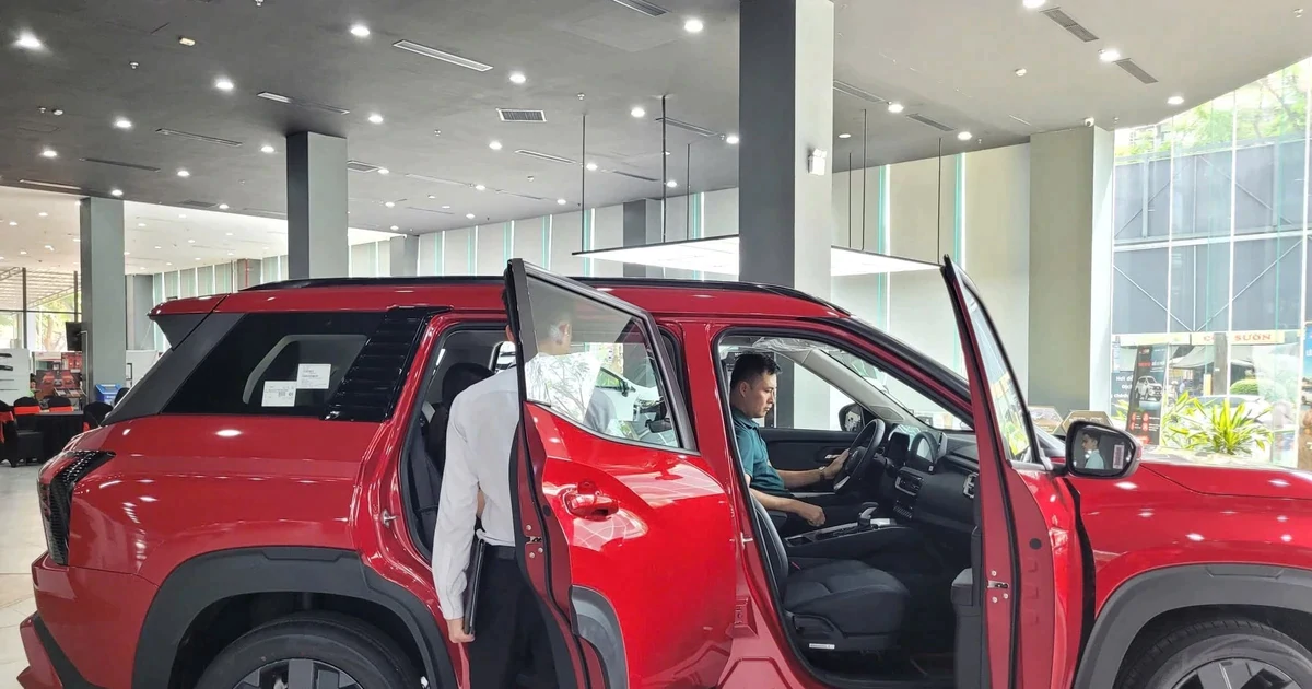 Xe 7 chỗ giảm giá hàng trăm triệu đồng: Mua ngay hay chờ?