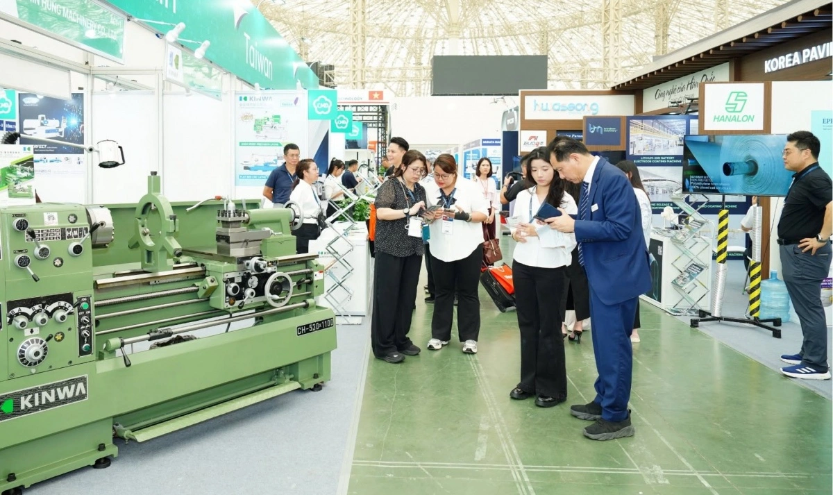 Doanh nghiệp Việt nâng cấp sản xuất bằng AI và tự động hóa