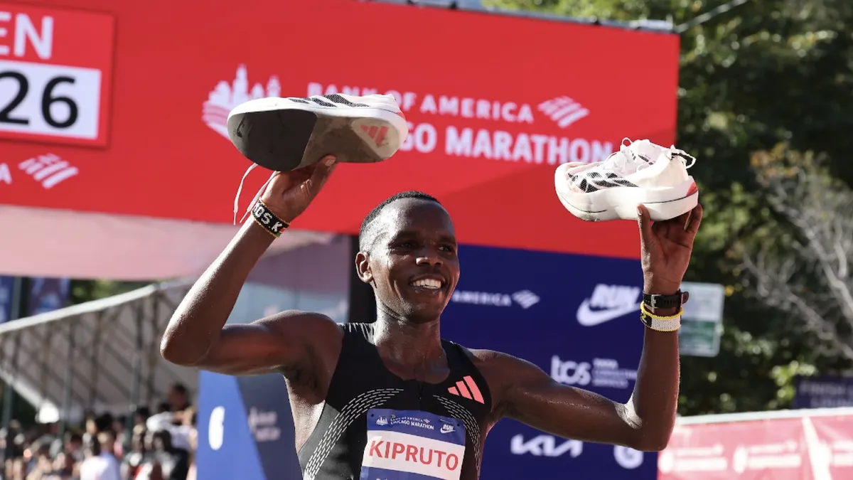 Kipchoge và Kipruto: hai lộ trình kỷ lục của marathon Kenya