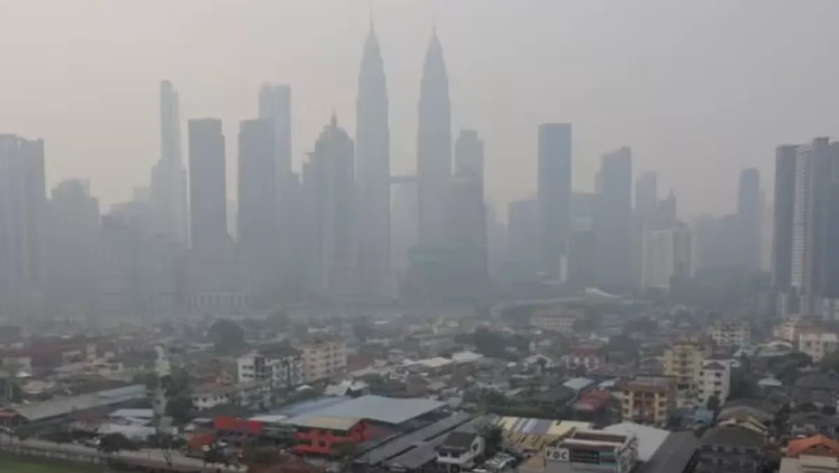 Ambang IPU 200 untuk Penutupan Sekolah: Risiko, Kepastian dan Beban Keluarga