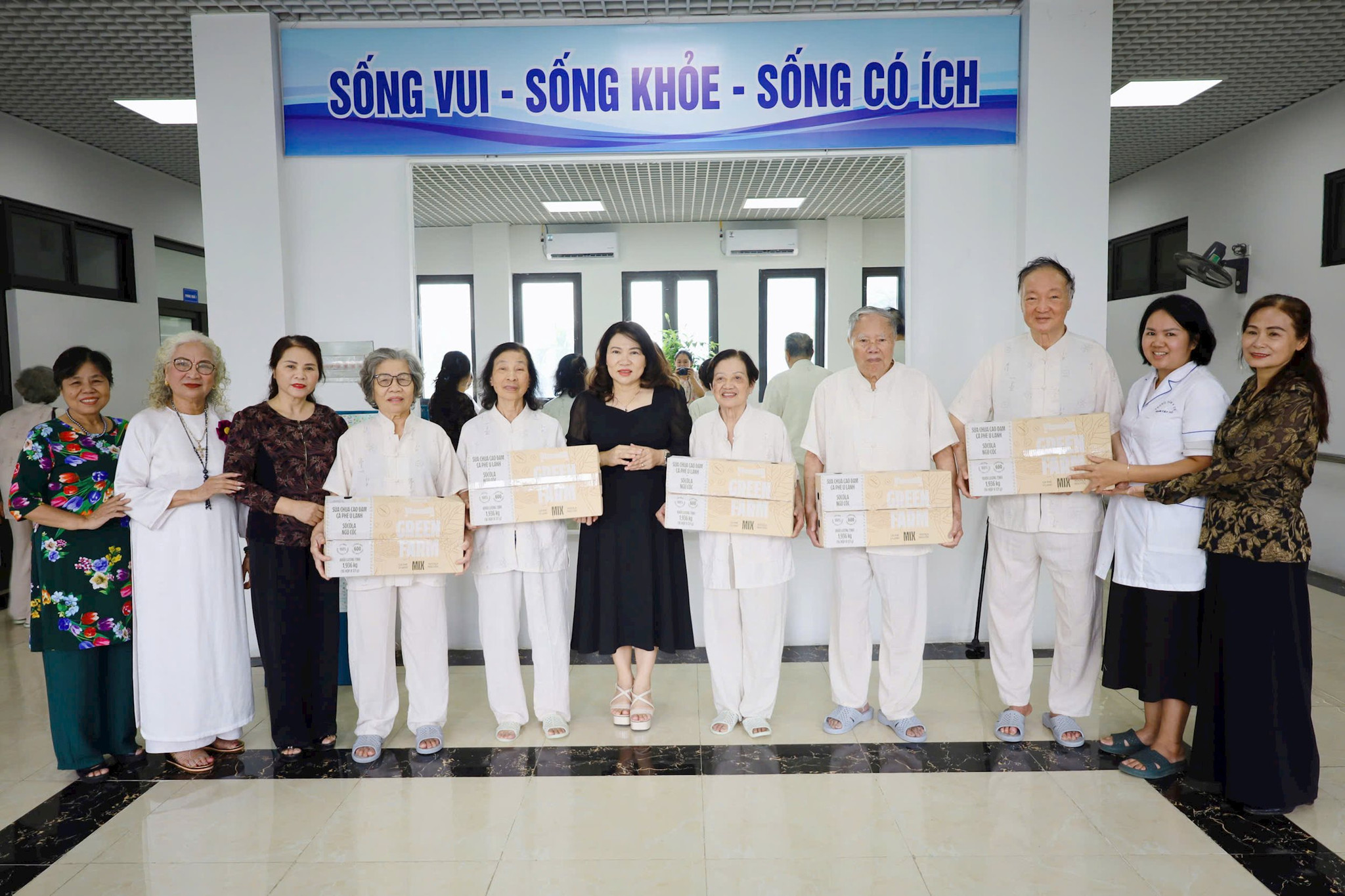 Mô hình chăm sóc người cao tuổi ban ngày: từ Tây Hồ đến mạng lưới cộng đồng
