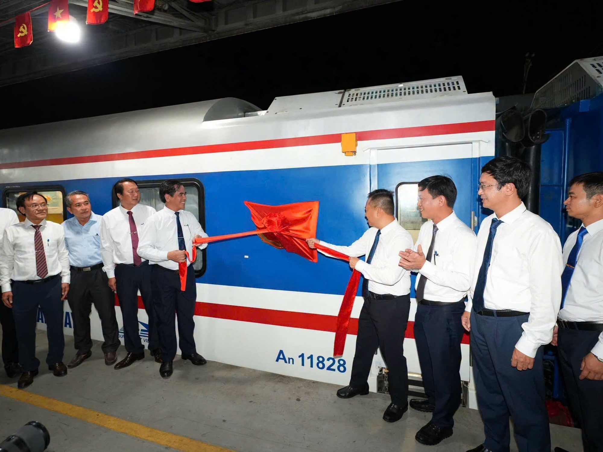 Tàu chất lượng cao Sài Gòn – Nha Trang: bước nhảy mới của du lịch đường sắt