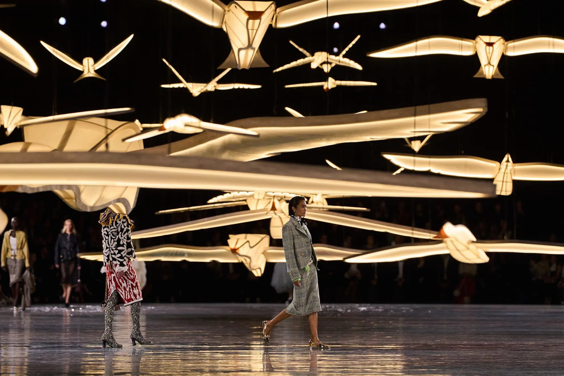 Rumah Mewah Mendefinisikan Musim Bunga: Tiffany, LV dan Panggung Fashion Week