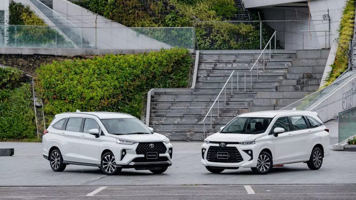 Bộ ba Cross của Toyota tháng 10: nên xuống tiền mẫu nào?