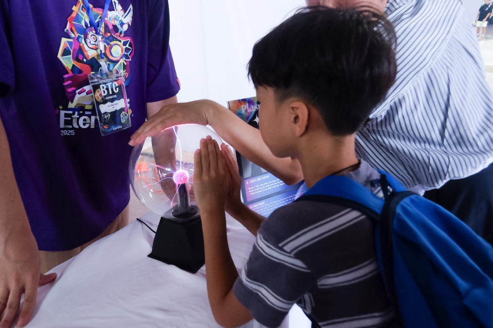 Triển lãm Science Tornado: Khi khoa học bước ra khỏi sách vở