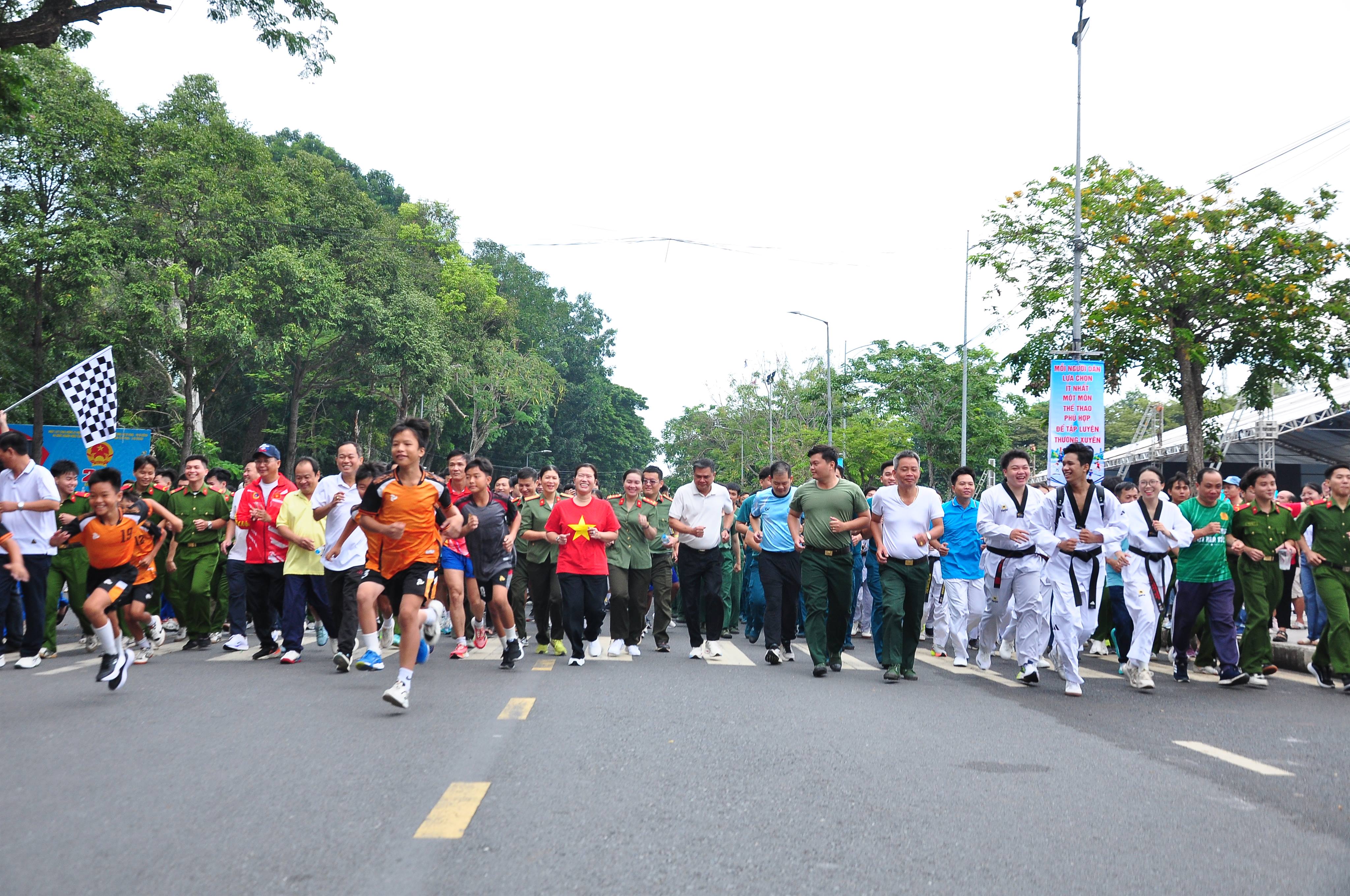 Hơn 230.000 người hưởng ứng phong trào toàn dân tập luyện: Những con số ấn tượng và cách tham gia từ các địa phương