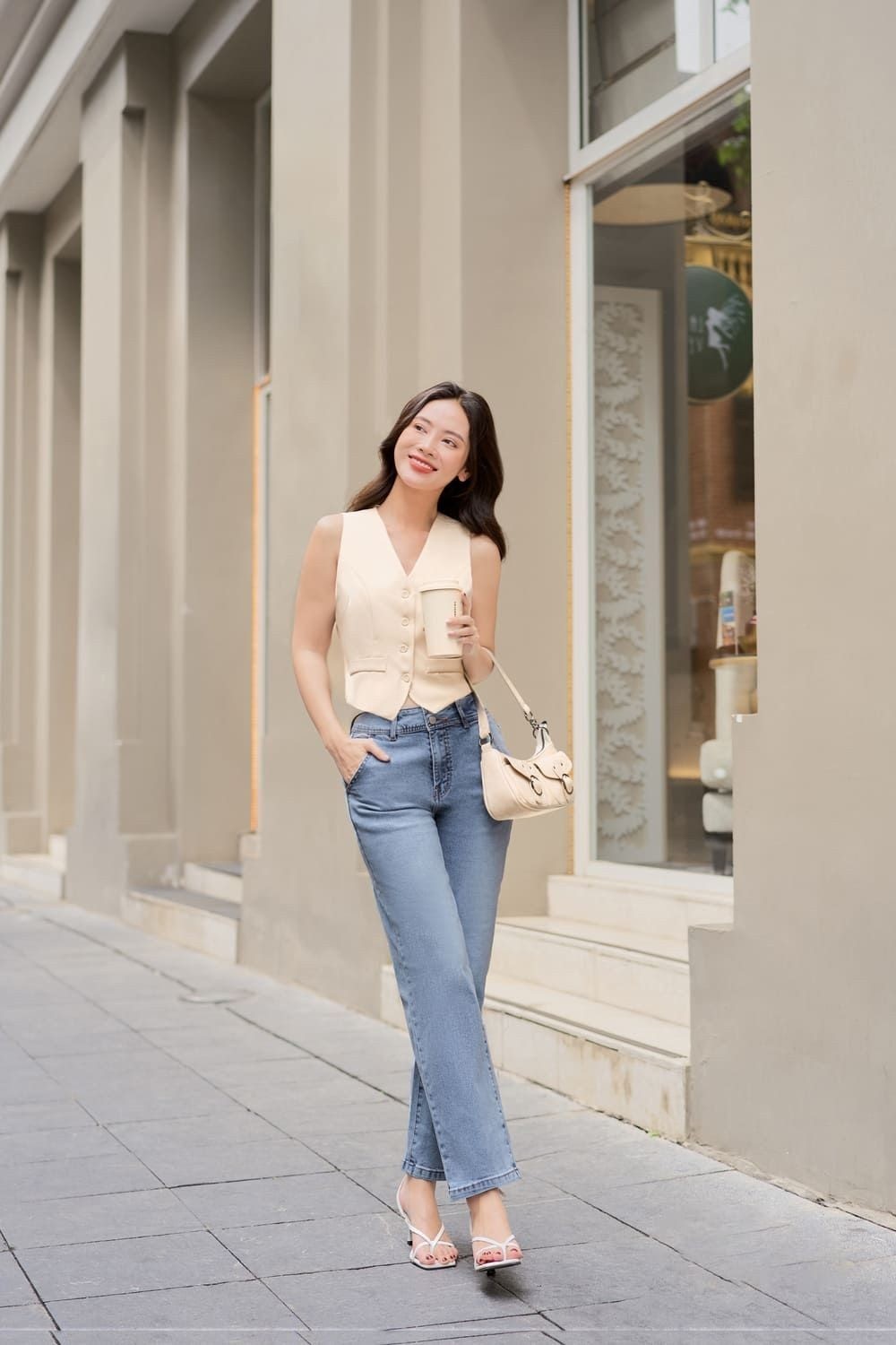 5 kiểu quần jeans vượt thời gian cho tủ đồ casual bền vững